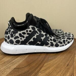 Adidas Swift Run Leopard Print Womens Size 6.5 Animal Print Running shoes